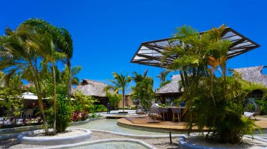 Puerto Plata, DR - 10 Ocak 2022: Puerto Plata, Dominik Cumhuriyeti 'ndeki Taino Koyu yolcu gemisinden alışveriş.