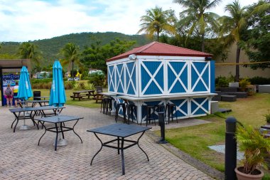 St Thomas, USVI - 4 Mayıs 2022: St Thomas, USVI 'deki Yacht Haven Grande marinasının görüntüsü.