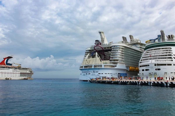 Cozumel Mexikó Május 2022 Symphony Seas Biggest Cruise Ship Dock — Stock Fotó