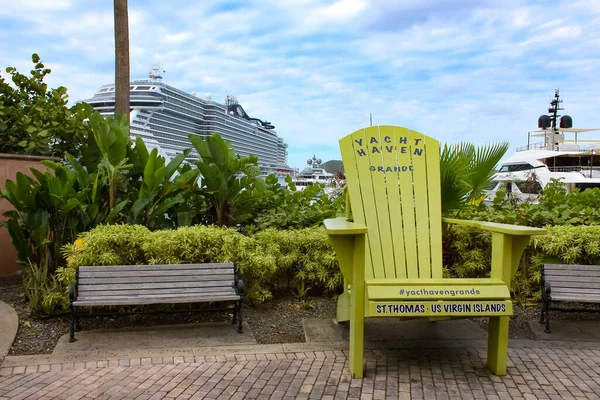 St Thomas, USVI - 4 Mayıs 2022: St Thomas, USVI 'deki Yacht Haven Grande marinasının görüntüsü.