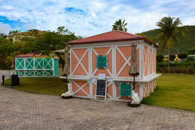 St Thomas, USVI - 4 Mayıs 2022: St Thomas, USVI 'deki Yacht Haven Grande marinasının görüntüsü.