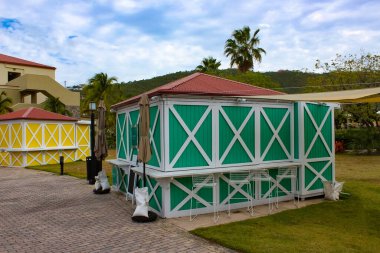 St Thomas, USVI - 4 Mayıs 2022: St Thomas, USVI 'deki Yacht Haven Grande marinasının görüntüsü.