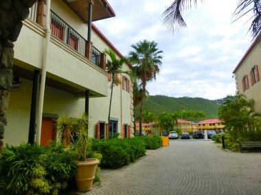 St Thomas, USVI - 4 Mayıs 2022: St Thomas, USVI 'deki Yacht Haven Grande marinasının görüntüsü.