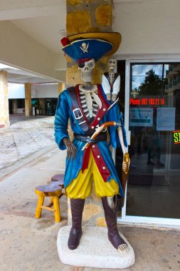 Cozumel, Meksika - 04 Mayıs 2022: Cozumel limanındaki Kafe Cozumel, Meksika 'daki Batı Karayipler seyahatlerinden birinde