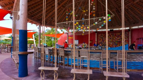 Coco Cay Bahamas April 2022 Bar Cococay Island Bahamas Guests — Stock Photo, Image