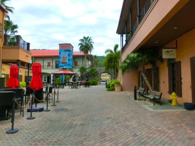 St Thomas, USVI - 4 Mayıs 2022: St Thomas, USVI 'deki Yacht Haven Grande marinasının görüntüsü.