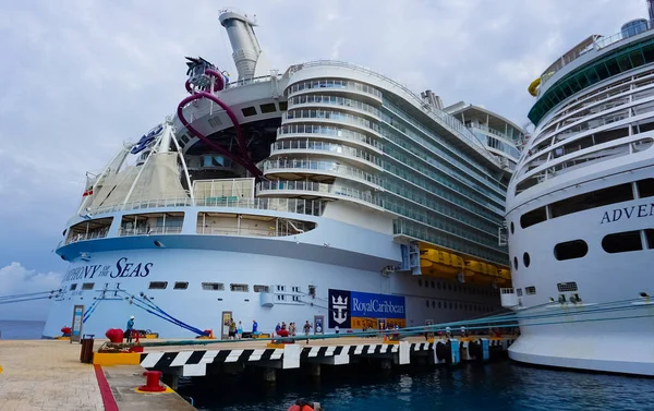 Cozumel Mexico May 2022 Symphony Seas Biggest Cruise Ship Docked — Stock Photo, Image