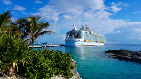 Coco Cay Bahama April 2022 Symphony Seas Het Grootste Cruiseschip — Stockfoto