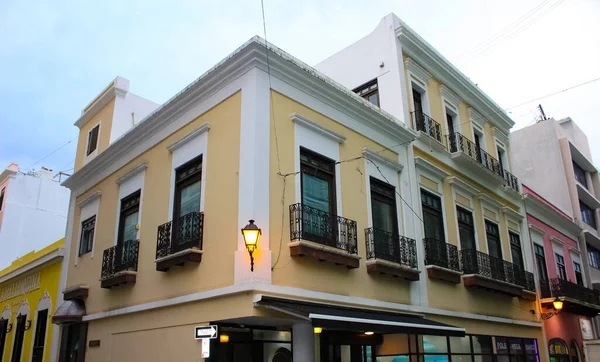 2022年5月2日 波多黎各圣胡安市中心的一座五彩斑斓的建筑 — 图库照片