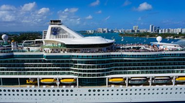 Miami, ABD - 29 Nisan 2022: Royal Caribbean Cruise Line Jewel Of The Seas gemisi 29 Nisan 2022