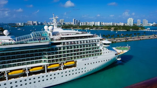 Miami Usa Kwietnia 2022 Royal Caribbean Cruise Line Jewel Seas — Zdjęcie stockowe