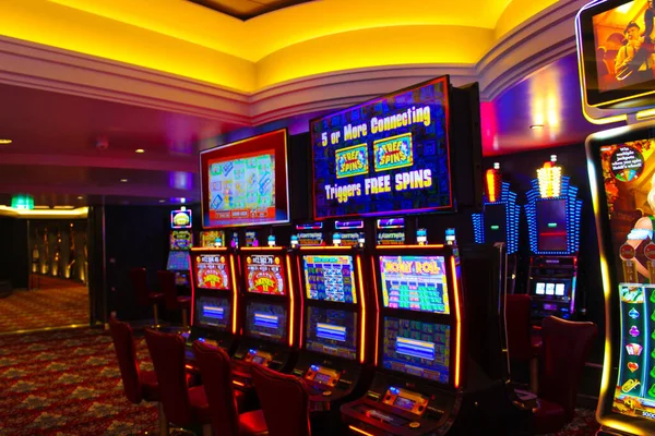 Miami Usa Kwietnia 2022 Wnętrze Kasyna Automaty Gier Amerykański Hazard — Zdjęcie stockowe