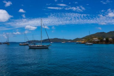 St. Thomas, USVI. ABD Virgin Adalarından birinde Charlotte Amelie 'nin sahil manzarası.