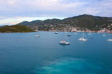 St. Thomas, USVI. Charlotte Amelie 'deki Heavensight yolcu gemisi rıhtımı ABD Virgin Adalarından birinde..