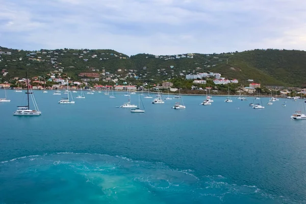 St. Thomas, USVI. Charlotte Amelie 'deki Heavensight yolcu gemisi rıhtımı ABD Virgin Adalarından birinde..