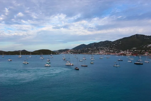 St. Thomas, USVI. Charlotte Amelie 'deki Heavensight yolcu gemisi rıhtımı ABD Virgin Adalarından birinde..