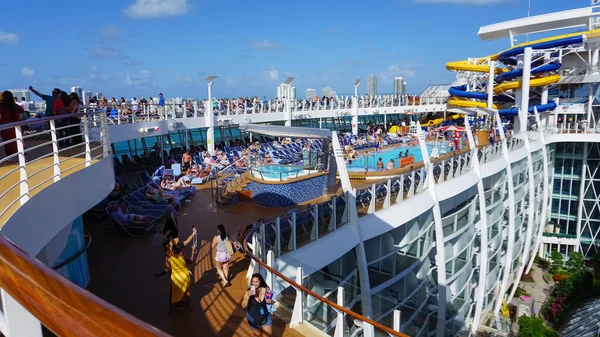 Miami Usa April 2022 People Having Fun Pools Bars Entertainment — Stock Photo, Image