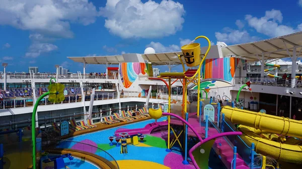 Miami Usa April 2022 People Having Fun Pools Bars Entertainment — Stock Photo, Image