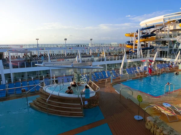 Miami Usa April 2022 People Having Fun Pools Bars Entertainment — Stock Photo, Image