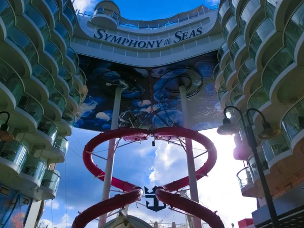 Miami Usa Квітня 2022 Інтер Boardwalk Круїзному Лайнері Symphony Seas — стокове фото