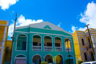 Dominik Cumhuriyeti 'nin Puerto Plata merkezindeki renkli binalar