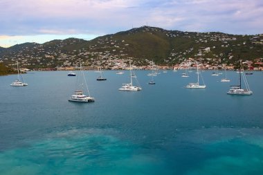 St. Thomas, USVI. Charlotte Amelie 'deki Heavensight yolcu gemisi rıhtımı ABD Virgin Adalarından birinde..