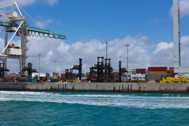 Miami Limanı, Amerika 'nın en büyük kargo limanlarından biri..