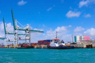 Miami Limanı, Amerika 'nın en büyük kargo limanlarından biri..
