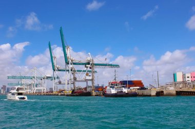 Miami Limanı, Amerika 'nın en büyük kargo limanlarından biri..