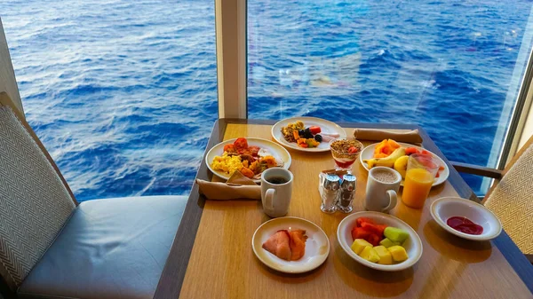 Eetkamerbuffet Aan Boord Van Het Abstracte Luxe Cruiseschip Gezond Ontbijt — Stockfoto