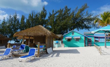 Cococay manzarası, Bahamalar 'daki ada, misafirlerin günü eğlenerek geçirdiği yer..