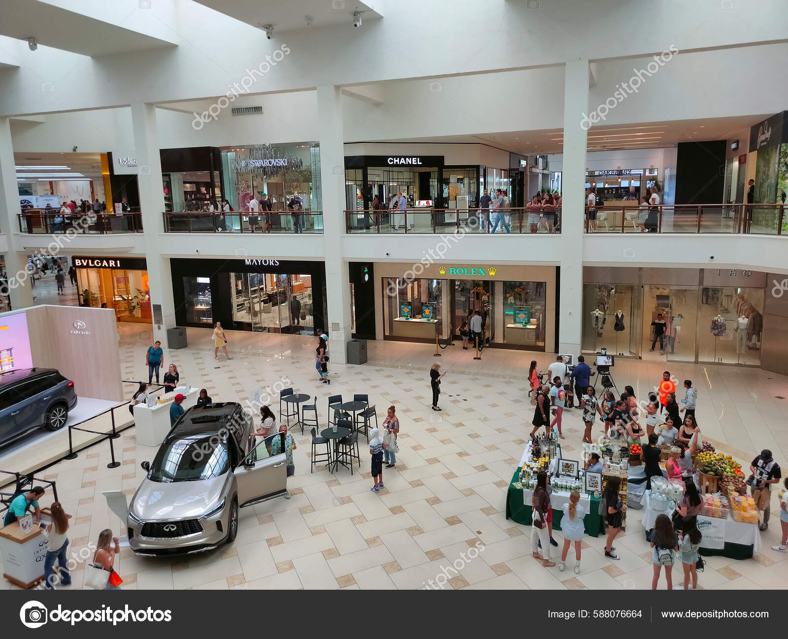 Aventura Mall Shopping in Miami