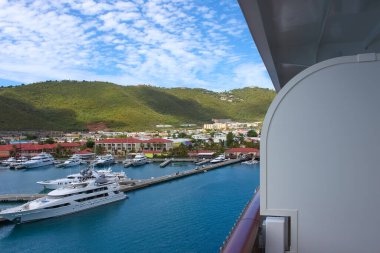 St. Thomas, USVI. Charlotte Amelie 'deki Heavensight yolcu gemisi rıhtımı ABD Virgin Adalarından birinde..
