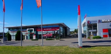 Ternopil, Ukrayna - 07 Temmuz 2022 KIA Motor satıcısı. Kia Motors Güney Koreli bir otomobil üreticisi.