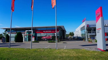 Ternopil, Ukrayna - 07 Temmuz 2022 KIA Motor satıcısı. Kia Motors Güney Koreli bir otomobil üreticisi.