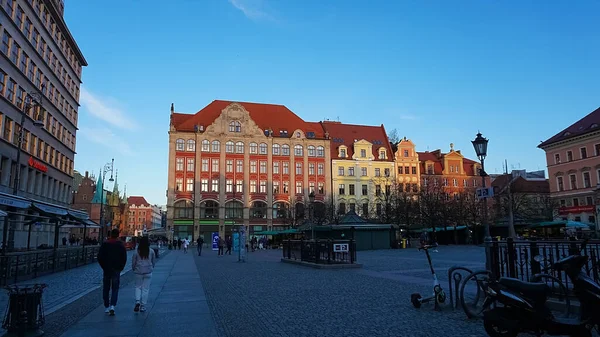 Wroclaw Poland April 2022 People Going Old Town Hall Building — Foto de Stock