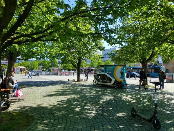 Frankfurt Main Germany May 2022 Benches Recreation Square Houses — Stockfoto