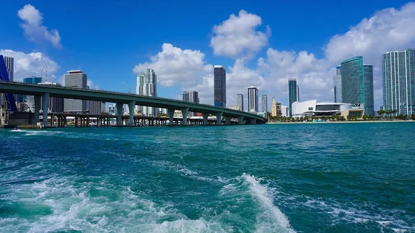 Miami Usa April 2022 Bridge Bayside Marina Miami Florida Usa — 스톡 사진