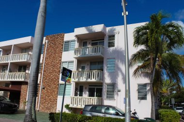 Miami, ABD - 24 Nisan 2022: Miami, Usa sokak manzarası 24 Nisan 2022