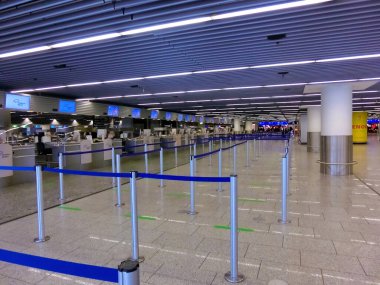 Frankfurt am Main, Almanya - 09 Mayıs 2022: Almanya 'nın en büyük havaalanıdır..