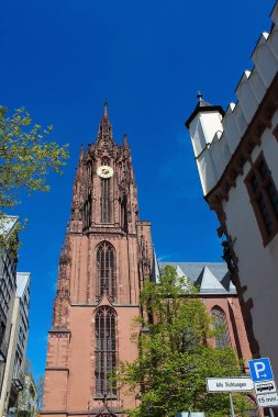 Frankfurt am Main, Almanya - 20 Nisan 2022: Frankfurt Katedrali