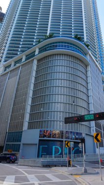 Miami, Florida ABD - 23 Nisan 2022: Brickell Bulvarı yakınlarındaki şehir merkezi