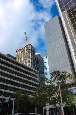 Miami, Florida ABD - 23 Nisan 2022: Brickell Bulvarı yakınlarındaki şehir merkezi