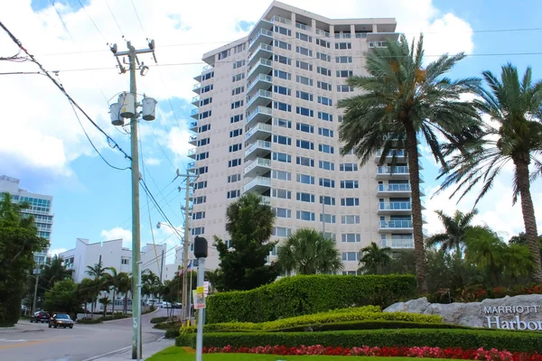 Fort Lauderdale Florida Usa Května 2022 Typický Byt Budovy Silnicí — Stock fotografie