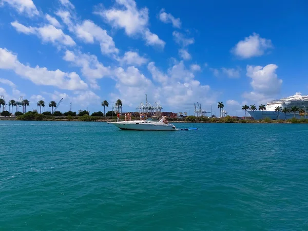 Miami Usa April 2022 Luxury Yachts Bayside Marina Miami Florida — 图库照片