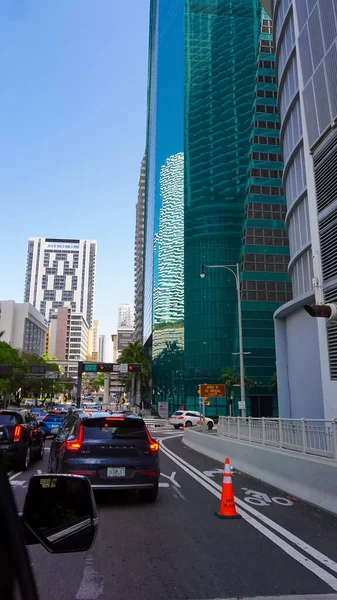 Miami Usa April 2022 Modern Apartment Buildings Palm Trees Avenue — Foto de Stock