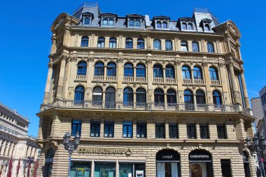 Frankfurt am Main, Almanya - 10 Mayıs 2022: Frankfurt şehir merkezine sokak manzaralı