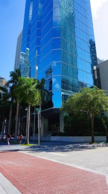 Miami, Florida ABD - 23 Nisan 2022: Brickell Bulvarı yakınlarındaki şehir merkezi