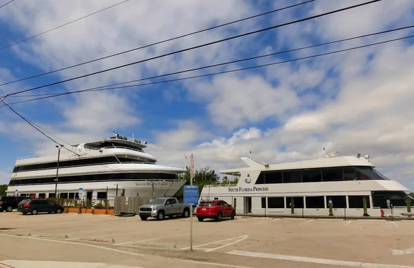 Miami Usa April 2022 Yachts Close Miami Beach Holidays Ocean — Stock Photo, Image