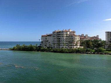 Miami limanındaki lüks daireler - yolcu gemisinden manzara
